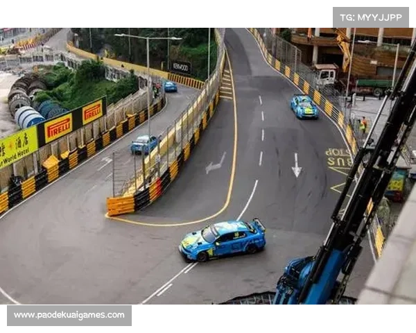 车手帝雅戈·洛迪古斯在东望洋赛道发夹弯实现关键超越