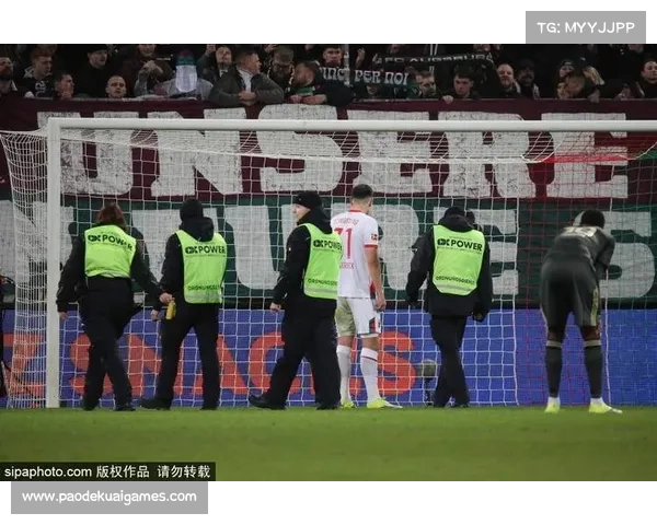 比赛第89分钟,柏林联合安德烈·伊里奇头球破门追至2-3